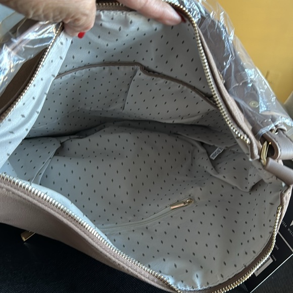 Vanessa Williams Swede Shoulder bag, color Taupe, NWT, zippered phone pocket. - Picture 5 of 8